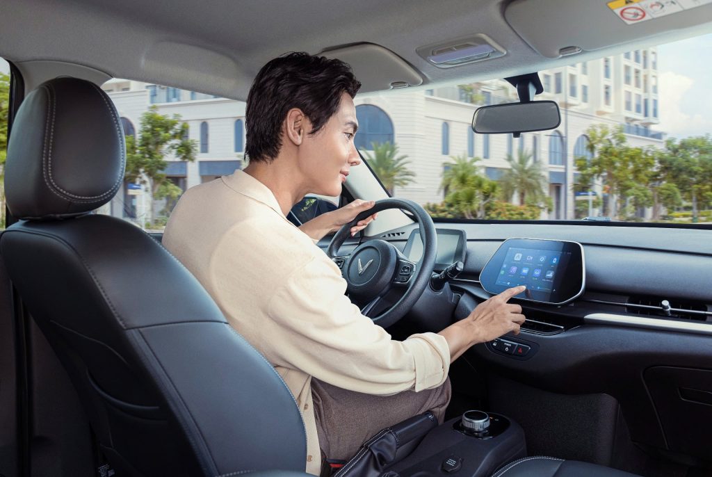 Vì sao phanh tái sinh có thể bị hạn chế khi pin gần đầy?